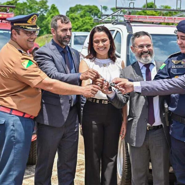 Governo fortalece segurança com entrega de posto do Gefron, veículos e equipamentos