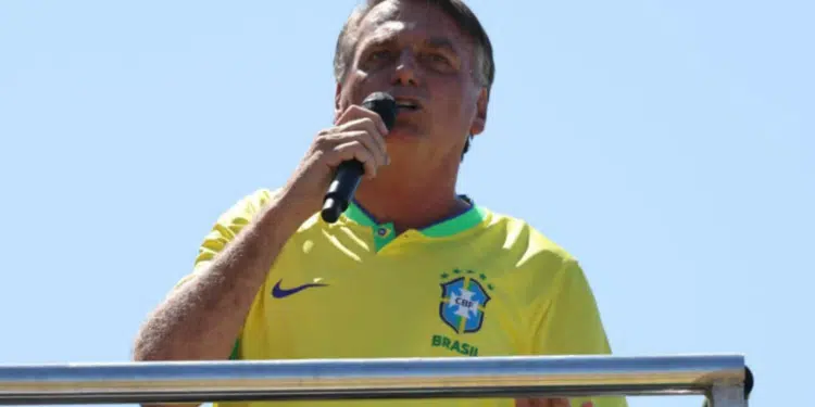 Bolsonaro diz que opositores “covardes” querem concluir o 06 de setembro, data em que sofreu o ataque a faca; VEJA VÍDEO
