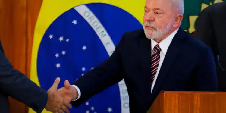 Lula libera R$ 5,1 bi em emendas às vésperas de votação de veto