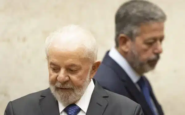 PT teme que Lira paute pedido de impeachment de Lula a qualquer momento