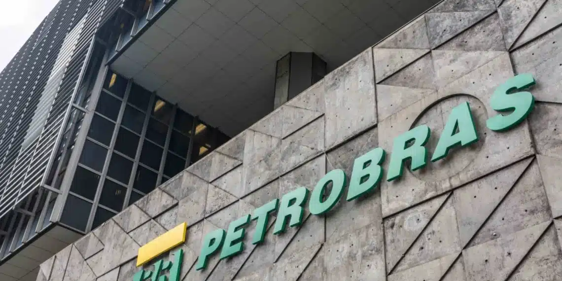 Governo Lula coloca mais 6 conselheiros e mantém controle na Petrobras