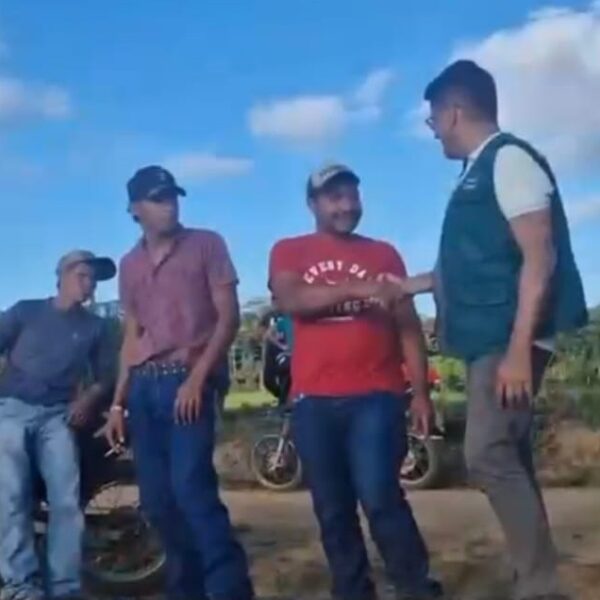 “Vereador Zemar ouve moradores do Ramal do Picadão e reafirma compromisso com a zona rural de Brasiléia” VEJA “VIDEO”