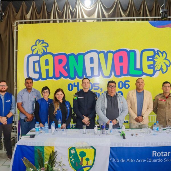 Folia na Fronteira: Prefeito Carlinhos do Pelado anuncia Carnavale 2025 com 12 atrações musicais e desfile do bloco As Rolinhas do Coronel