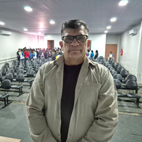 “Prefeito Reginaldo Martins participa de abertura na Escola Iris Célia Cabanellas e destaca avanços na segurança pública em Assis Brasil” VEJA “VIDEO”