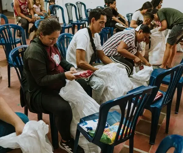 Famílias que fogem da crise na Venezuela são tocadas pelo amor de Jesus na Colômbia
