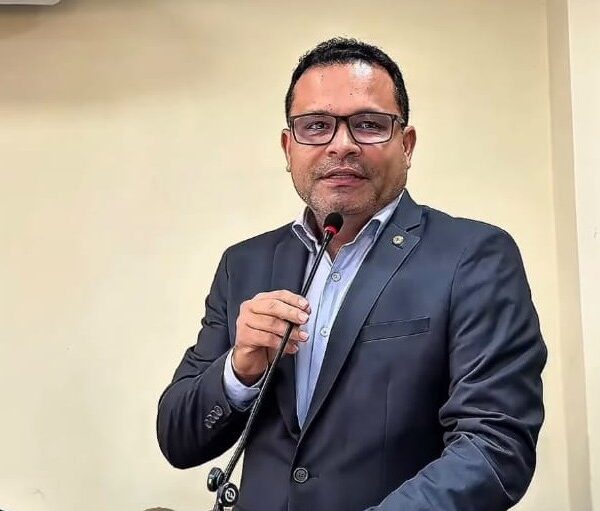 Deputado Estadual Tadeu Hassem prestigia e agradece convite no retorno dos trabalhos da Câmara Municipal de Capixaba