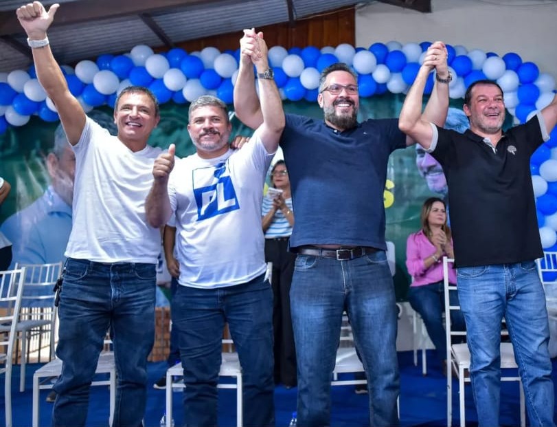 Gestão de Epitaciolândia segue à deriva política: prefeito muda de rumo, mas evita escolher um lado