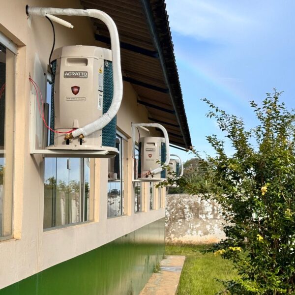 Prefeitura de Brasiléia climatiza escola rural Valdomiro Barroso para mais de 150 alunos