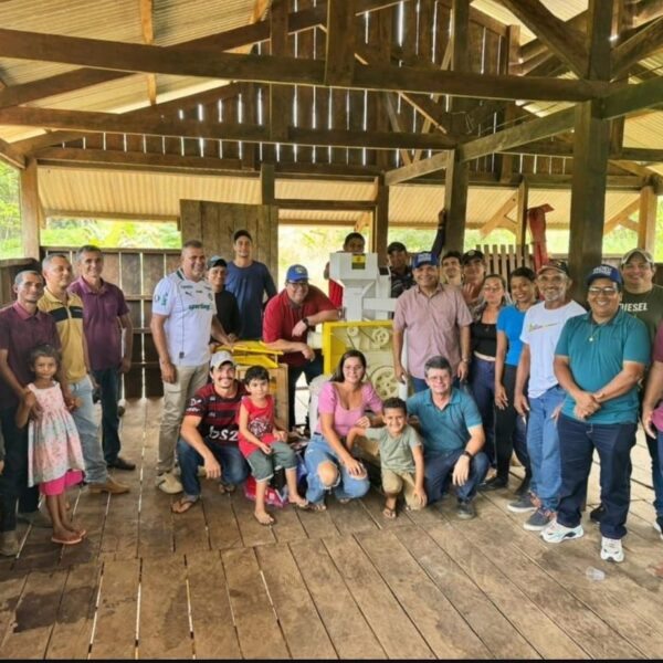 Fim de semana no campo: Tadeu Hassem entrega beneficiadoras e reforça compromisso com produtores de Brasiléia
