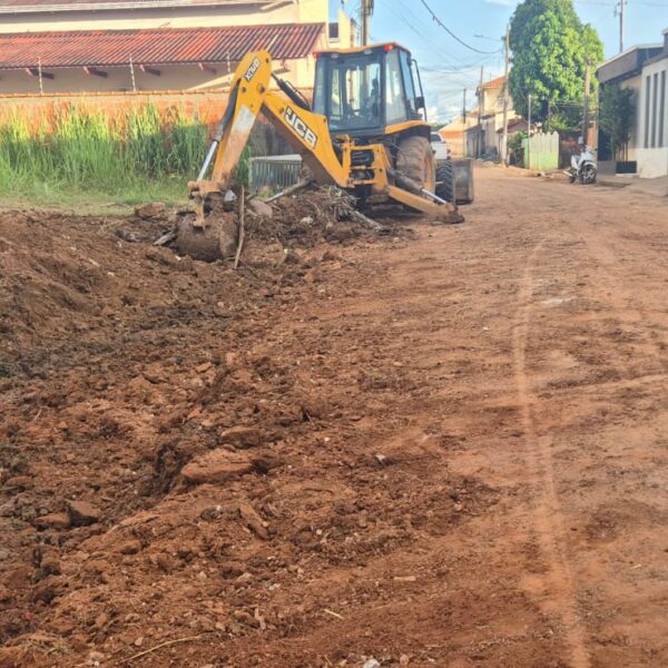 Bairro Raimundo Chaar avança com obras de recuperação urbana e melhorias na infraestrutura em Brasiléia VEJA FOTOS E VIDEO