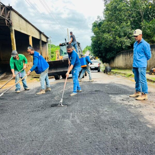 A Prefeitura de Brasiléia, por meio da Secretaria Municipal de Obras, está intensificando a Operação Tapa-Buracos em diferentes pontos da cidade, com o objetivo de melhorar as condições das vias urbanas