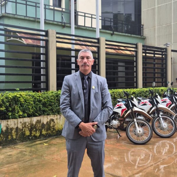 Coronel Assis dos Santos é condecorado pela Polícia Boliviana e reforça cooperação no combate ao crime na fronteira VEJA VIDEO