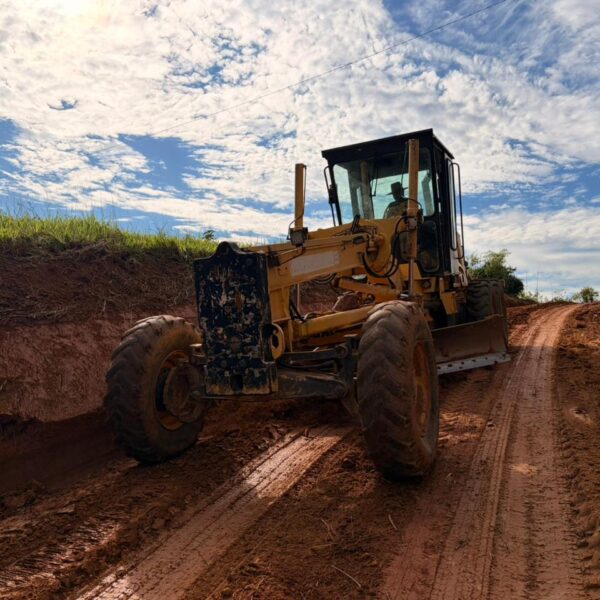 Prefeitura de Brasiléia intensifica recuperação do Ramal Eletra e reforça apoio à zona rural no verão amazônico