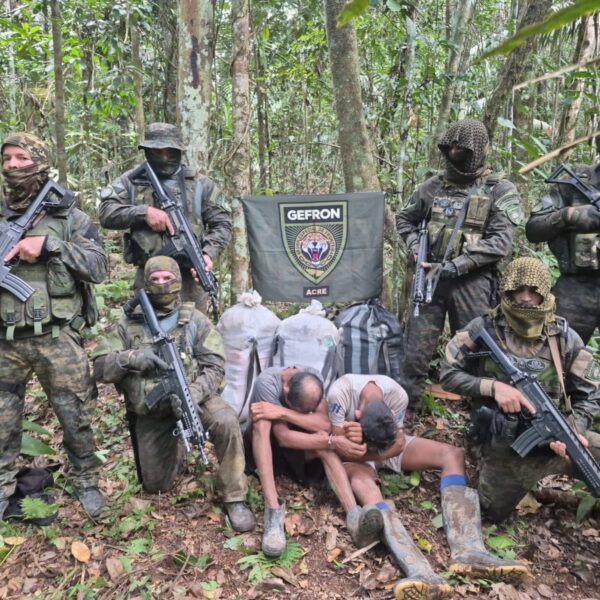 Operação integrada entre GEFRON e CIOPAER apreende 70 quilos de drogas na fronteira entre Brasil e Peru V EJA FOTOS RE VIDEOS