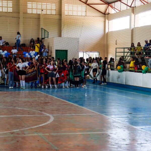 Abertura dos Jogos Interclasse 2026 movimenta comunidade escolar em Brasiléia