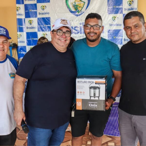 Prefeitura de Brasiléia celebra Dia dos Garis e Margaridas com grande confraternização