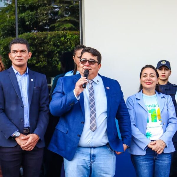 Civismo: prefeitura de Brasiléia realiza Hasteamento dos pavilhões nas comemorações dos 116 anos de Brasiléia