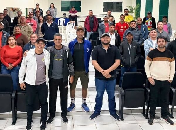 Brasiléia recebe cursos de Formação e Atualização de Regras de Futsal e Básico de Treinador em parceria com o Governo do Estado