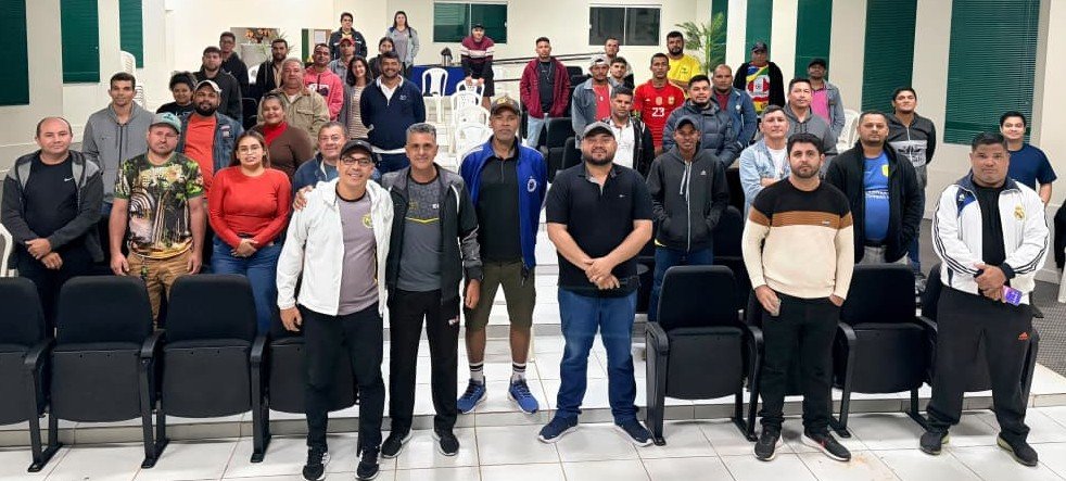 Brasiléia recebe cursos de Formação e Atualização de Regras de Futsal e Básico de Treinador em parceria com o Governo do Estado